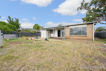 Listing image for 33 Coops Avenue, THORNLIE  WA  6108