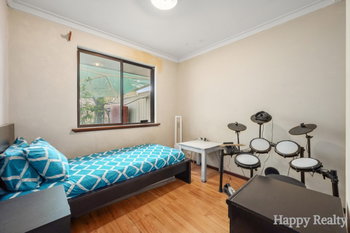 Listing image for 4 Denham Way, THORNLIE  WA  6108