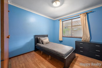 Listing image for 4 Denham Way, THORNLIE  WA  6108