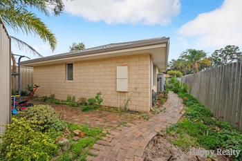 Listing image for 4 Denham Way, THORNLIE  WA  6108