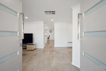 Listing image for 20 Geographe Way, THORNLIE  WA  6108