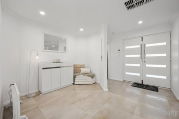 Listing image for 20 Geographe Way, THORNLIE  WA  6108