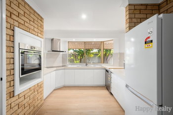 Listing image for 16 Geographe Way, THORNLIE  WA  6108