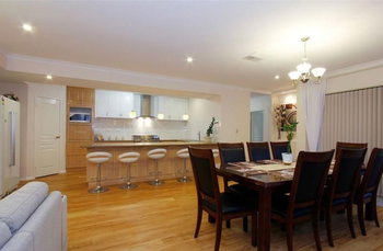 Listing image for 5 Araluen Bend, Aubin Grove  WA  6164