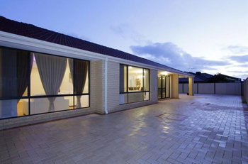 Listing image for 5 Araluen Bend, Aubin Grove  WA  6164
