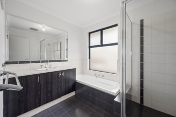 Listing image for 39 Baystone Rd, Baldivis  WA  6171