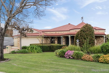 Listing image for 11 Grand Boulevard, CANNING VALE  WA  6155