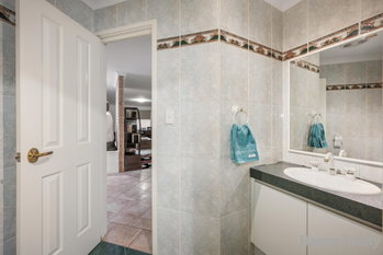 Listing image for 15 Teakwood Loop, THORNLIE  WA  6108