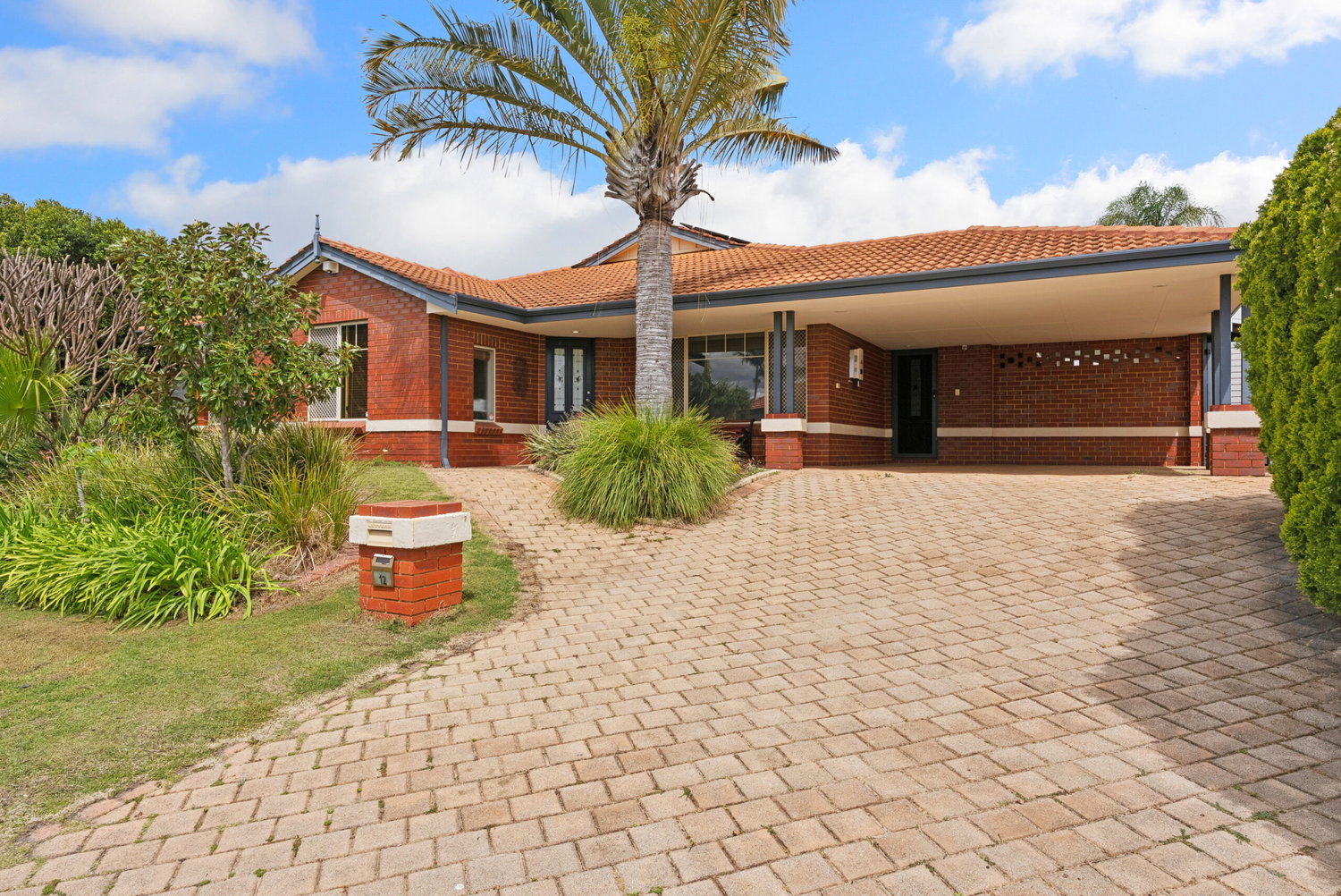 Listing image for 12 Tipuana Place, THORNLIE  WA  6108