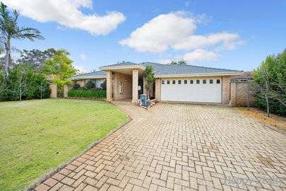 6 Blackbutt Way