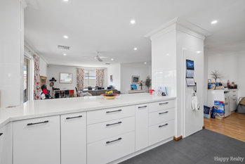 Listing image for 6 Victoria Court, THORNLIE  WA  6108