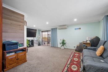 Listing image for 8 Majestic Court, THORNLIE  WA  6108