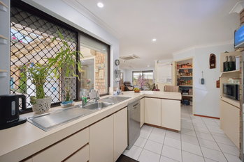 Listing image for 8 Majestic Court, THORNLIE  WA  6108