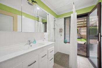 Listing image for 8 Majestic Court, THORNLIE  WA  6108