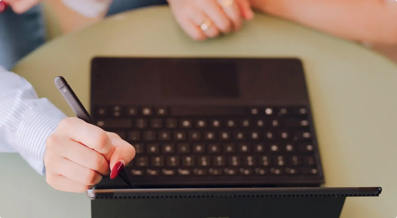 Person completing a digital identity verification check online