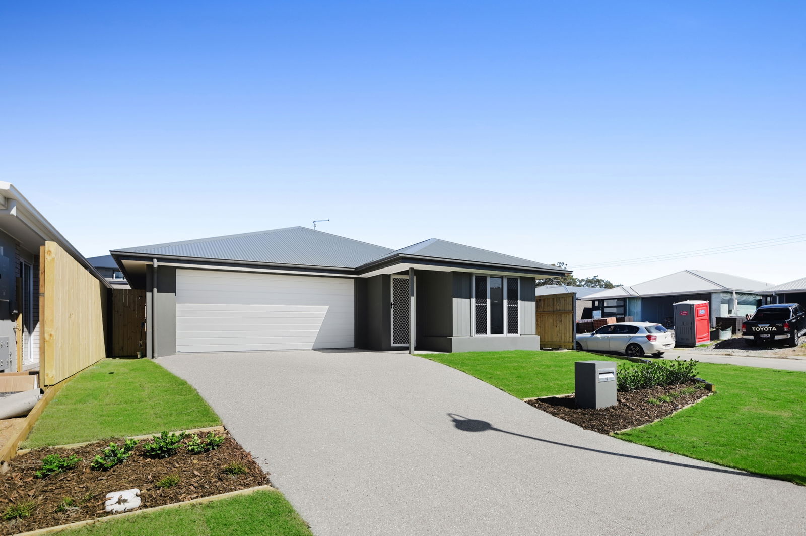 Listing image for 16 Hilltop Cct, Pallara  QLD  4110