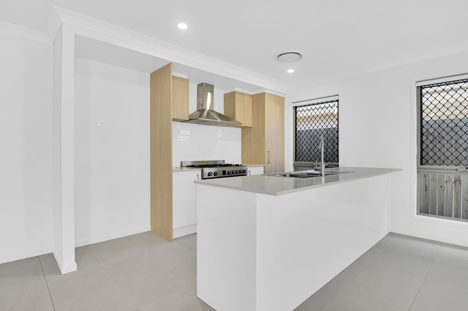Listing image for 16 Hilltop Cct, Pallara  QLD  4110