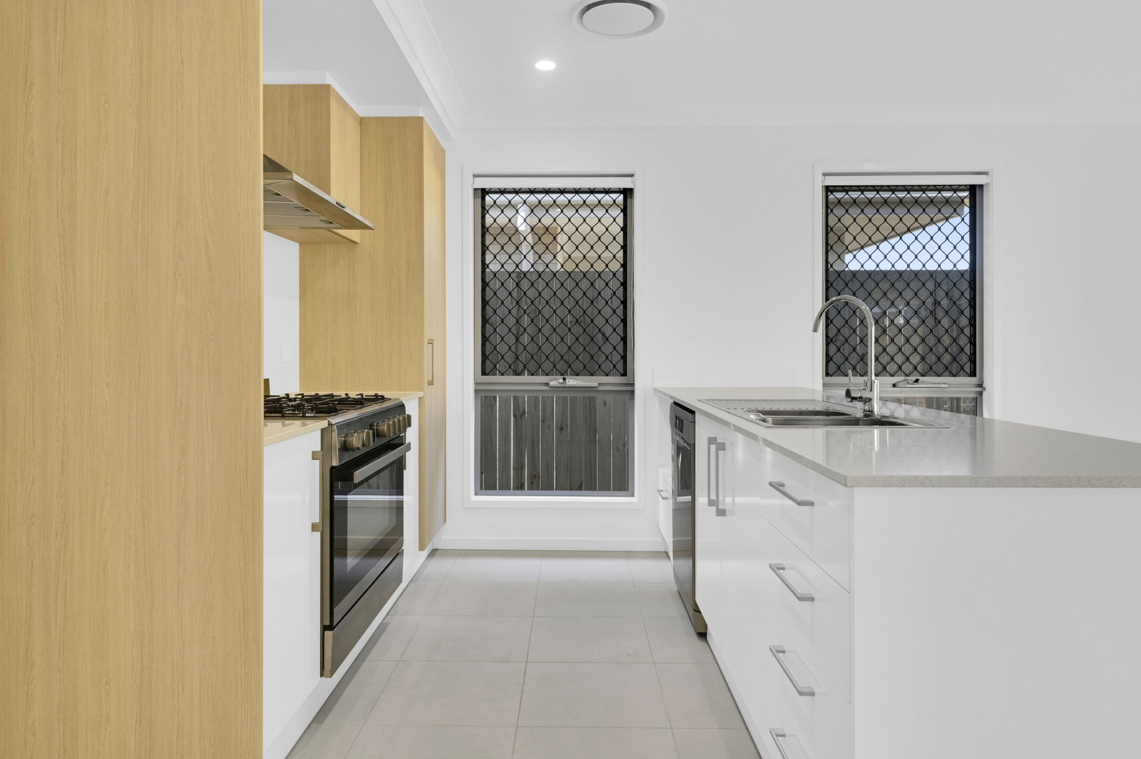 Listing image for 16 Hilltop Cct, Pallara  QLD  4110
