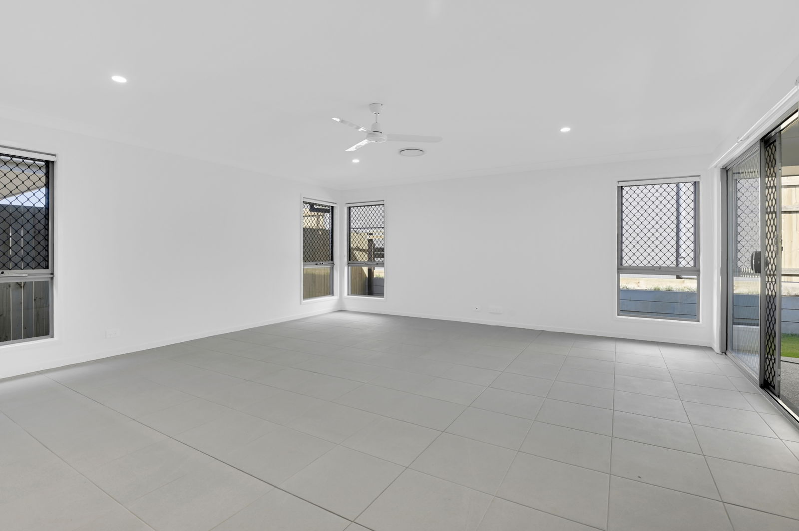 Listing image for 16 Hilltop Cct, Pallara  QLD  4110