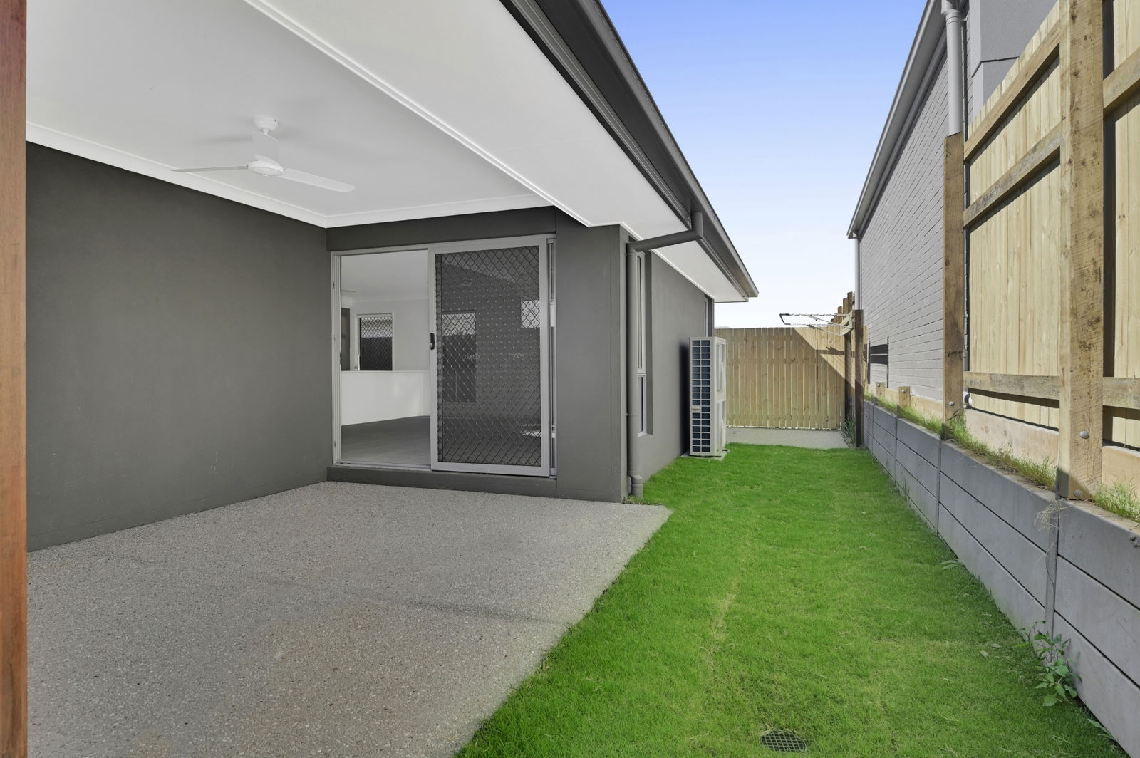 Listing image for 16 Hilltop Cct, Pallara  QLD  4110