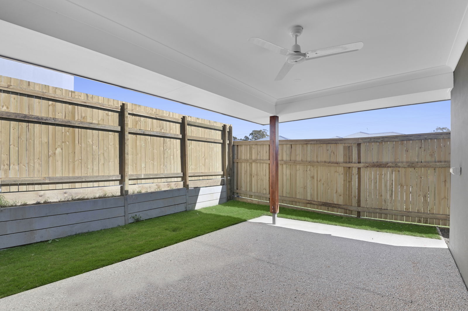 Listing image for 16 Hilltop Cct, Pallara  QLD  4110