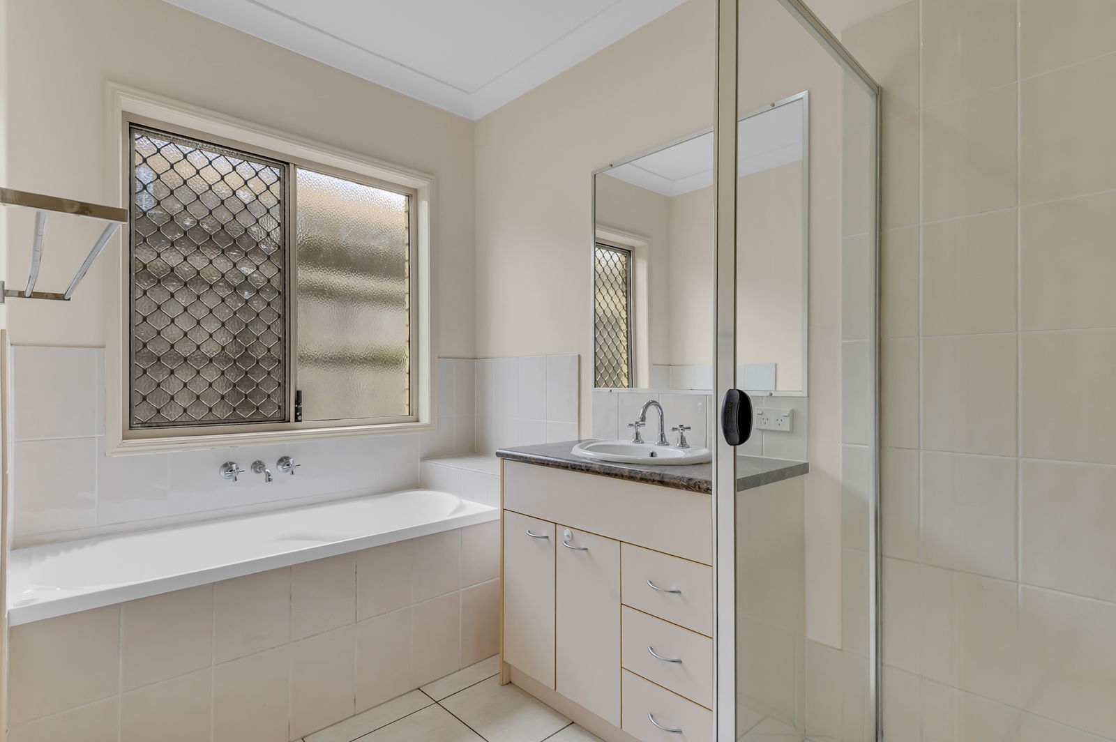 Listing image for 2 Cowper Ct, Rothwell  QLD  4022