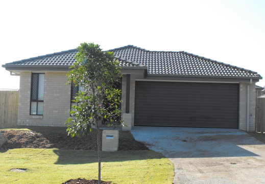 2 Bergamot Cct, Griffin