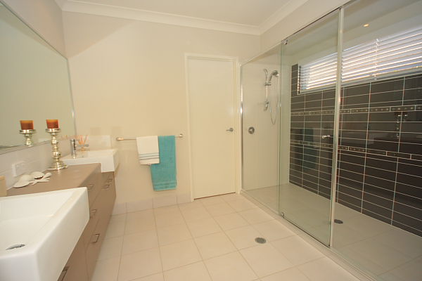 Listing image for 17 Holly Cres, Griffin  QLD  4503