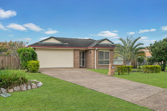 5 Lydia Ct, Deception Bay