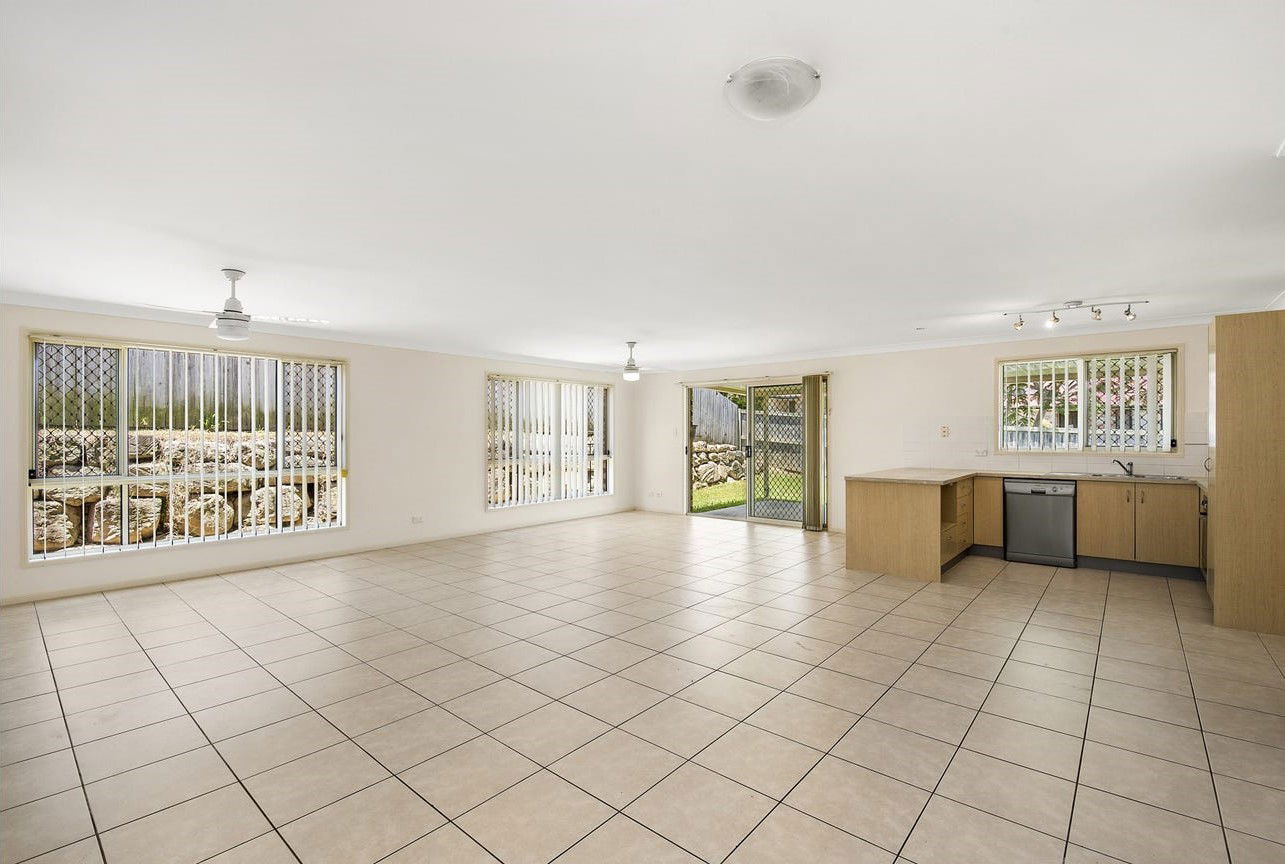Listing image for 18 Leichhardt Av, Rothwell  QLD  4022