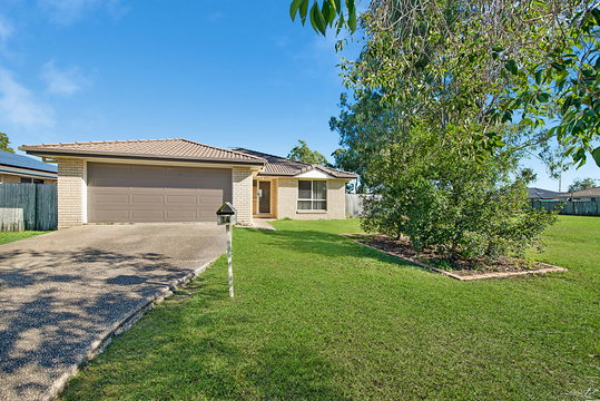 14 Renmark Cr, Caboolture South