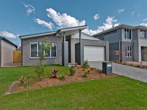 16 Riverside Cct, Joyner