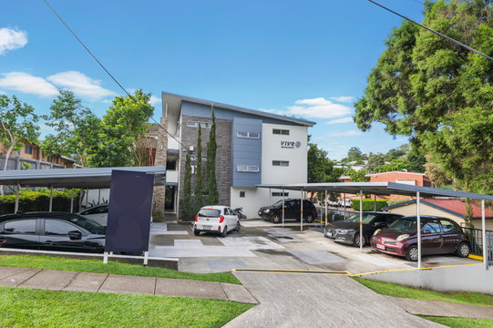6/17 Erneton St, Newmarket