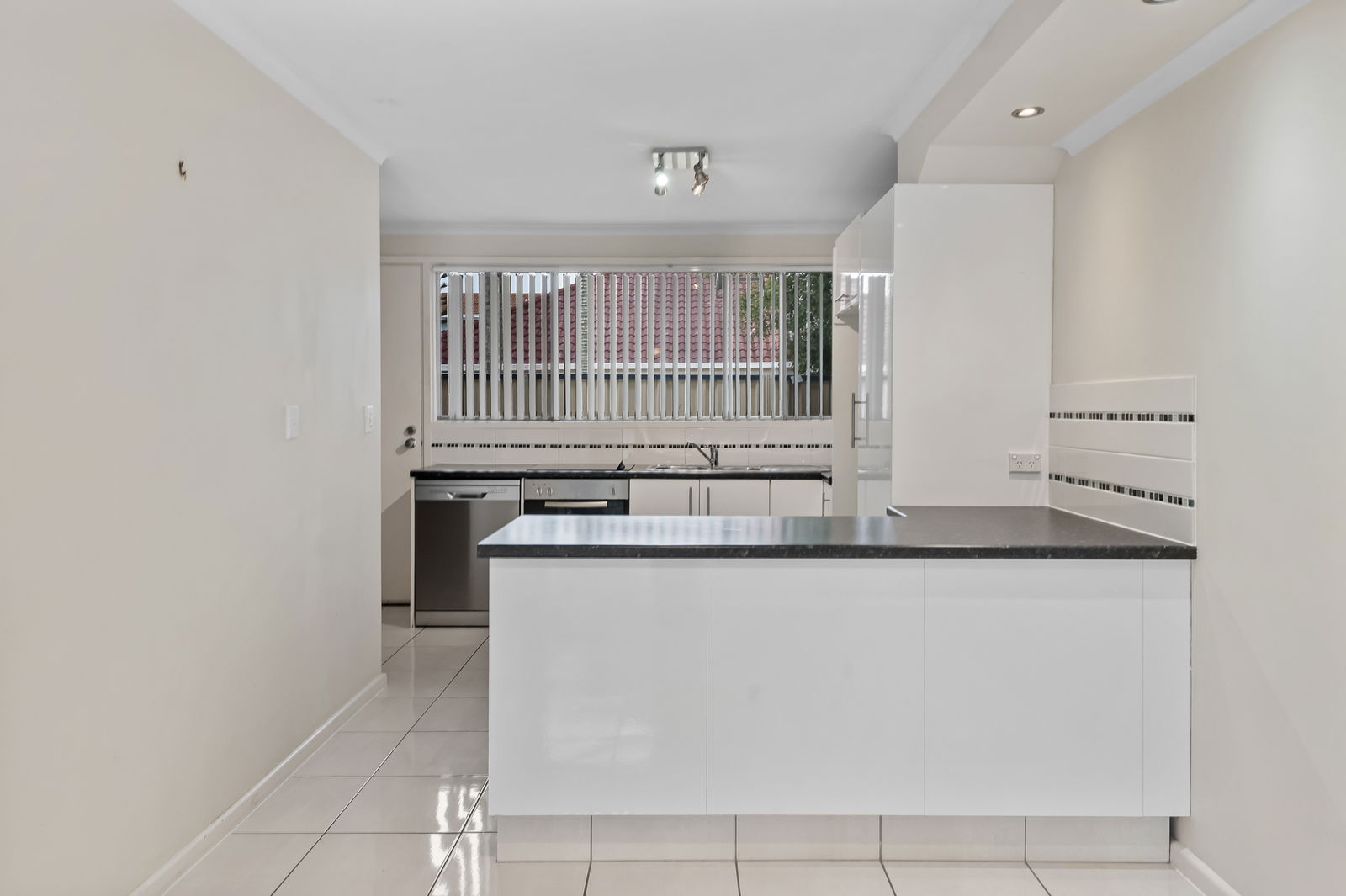 Listing image for 5/2A Moffat Street, Scarborough  QLD  4020