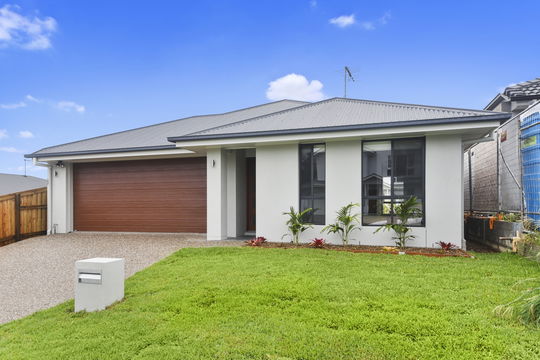 8 Emerald Place, Kallangur