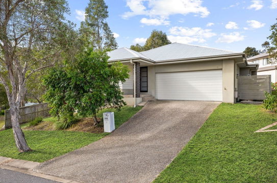 1/4 Pimento Place, Springfield Lakes