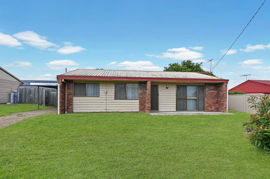 27 Lanham Rd, Deception Bay