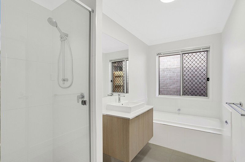 Listing image for 1 Baronet Pl, Pallara  QLD  4110