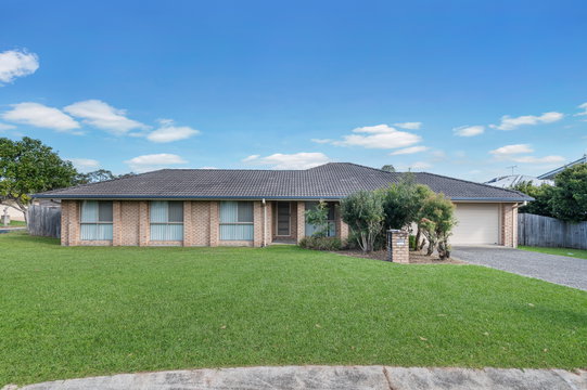 2 Outlook Ct, Kallangur