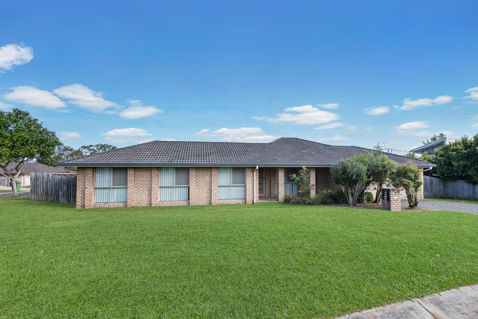 Listing image for 2 Outlook Ct, Kallangur  QLD  4503
