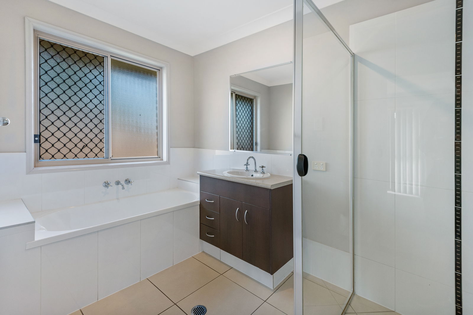 Listing image for 2 Outlook Ct, Kallangur  QLD  4503