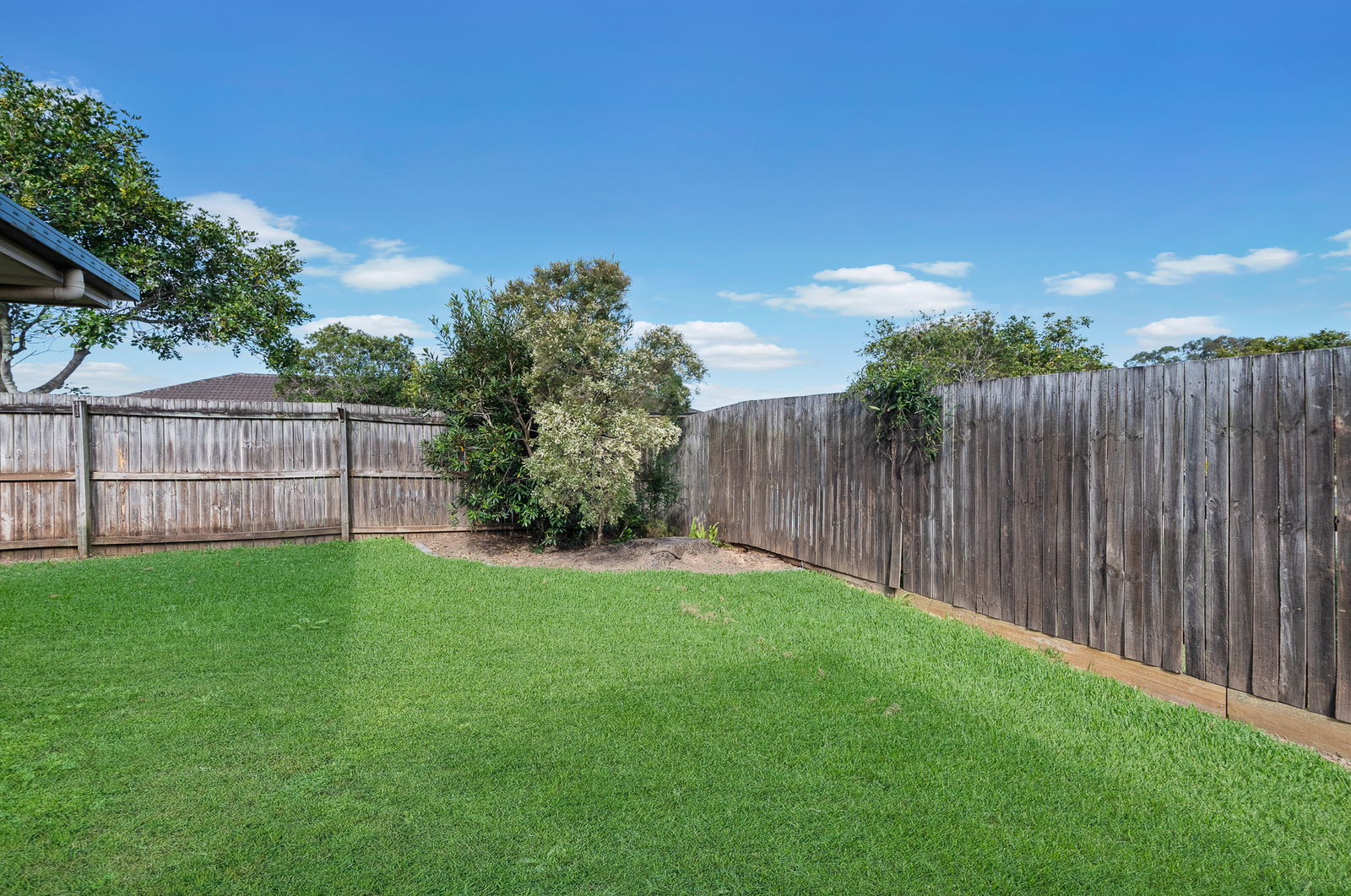 Listing image for 2 Outlook Ct, Kallangur  QLD  4503