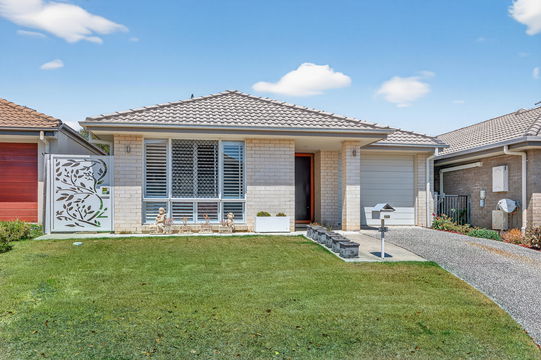 38 Livingstone Court, North Lakes