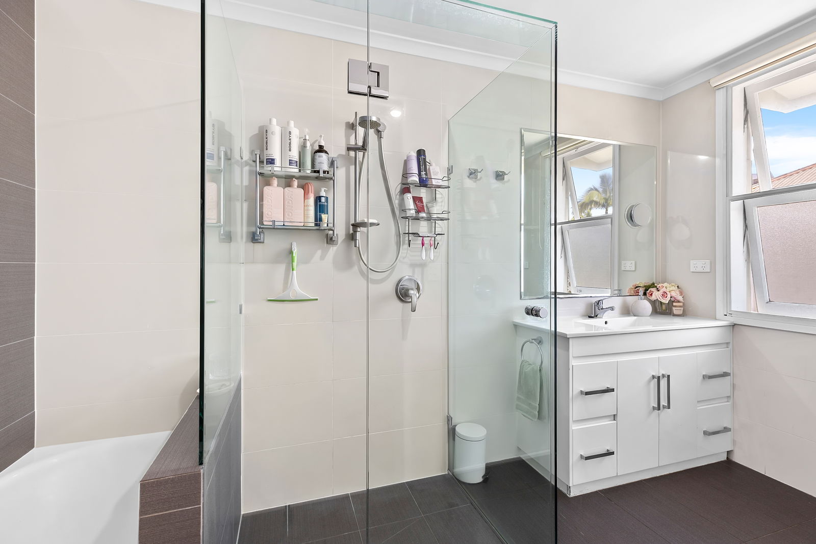 Listing image for 9 York Street, Hamilton  QLD  4007