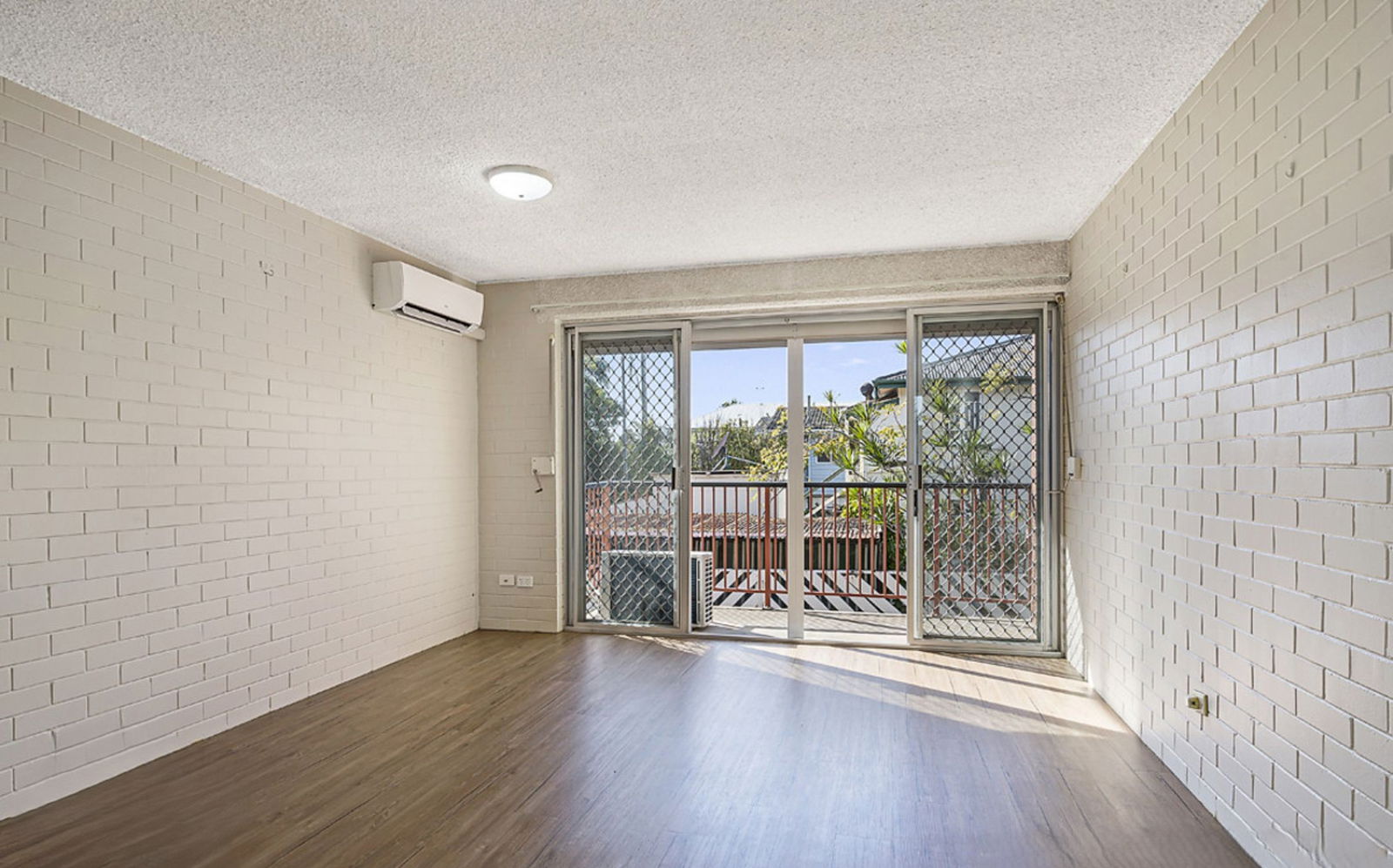 Listing image for 2/208 Oxley Avenue, Margate  QLD  4019