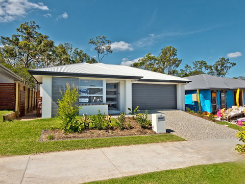 42 Killara Blvd, Logan Reserve