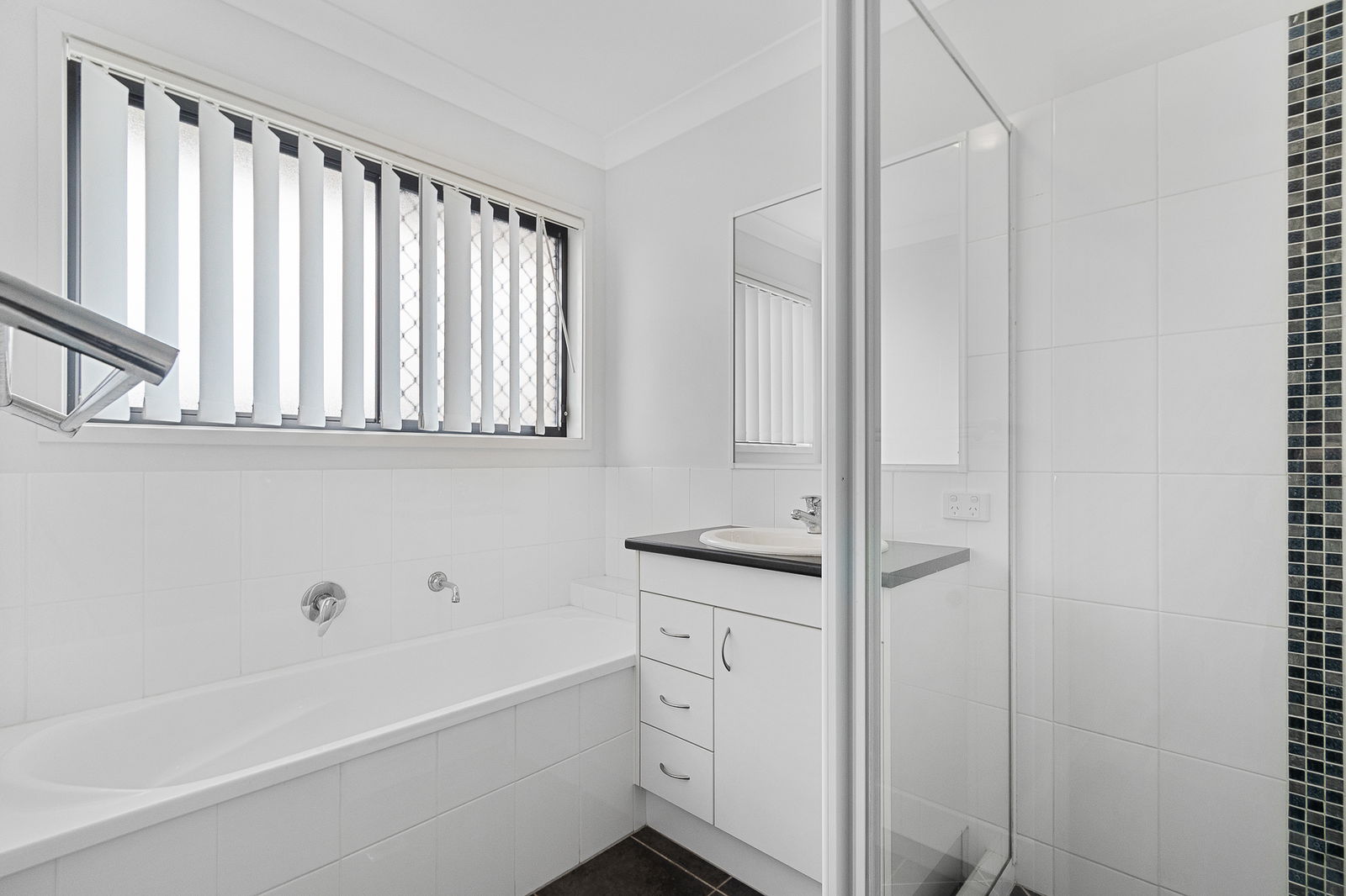 Listing image for 11 Moor Cct, Warner  QLD  4500