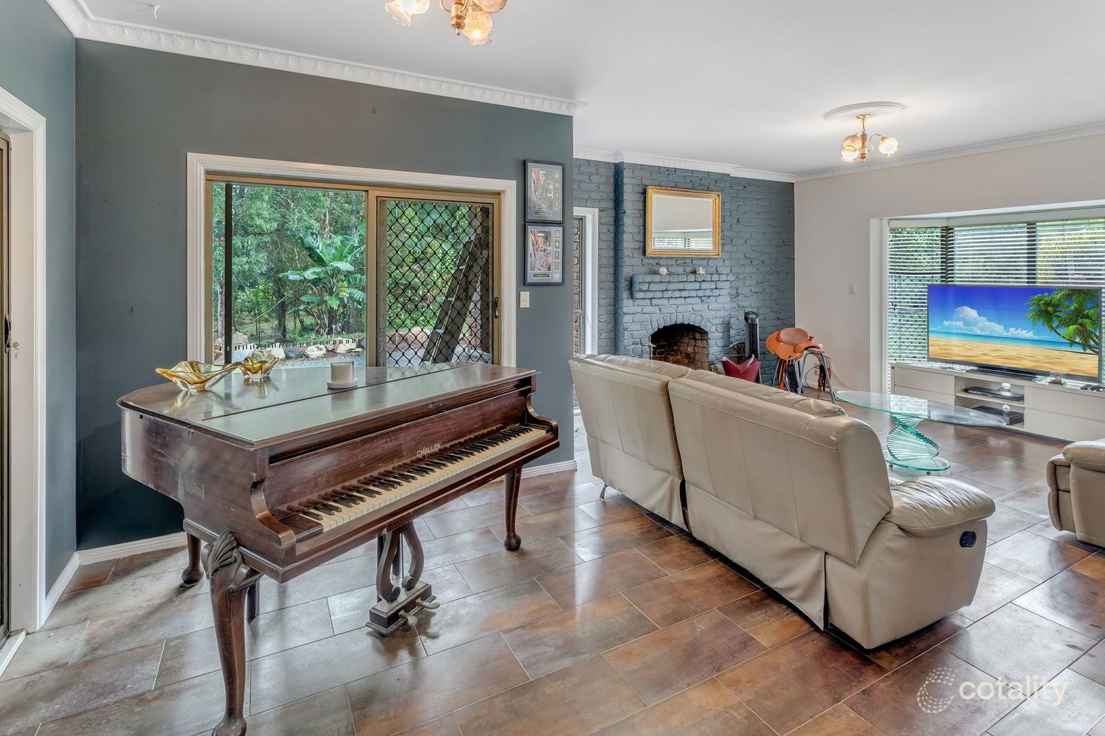 Listing image for 10 Yebri Street, Kallangur  QLD  4503