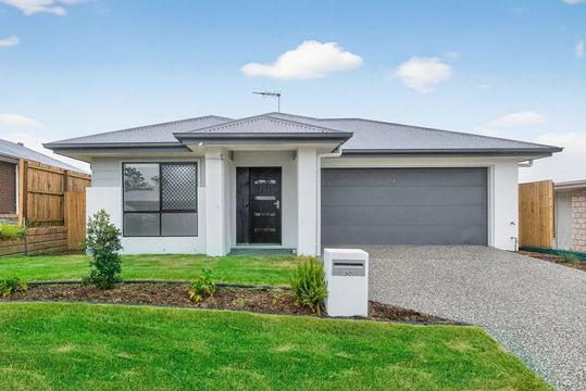 98 Falcon Circuit, Flagstone