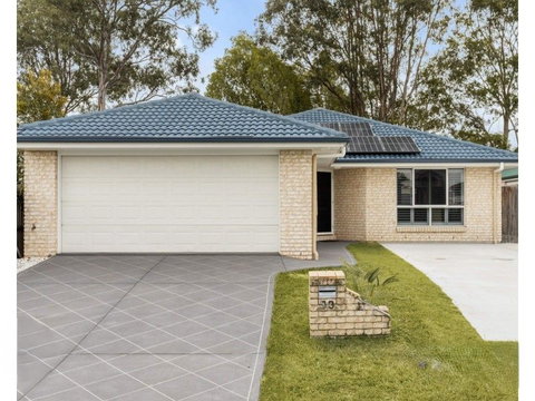 33 Allister Crescent, Rothwell